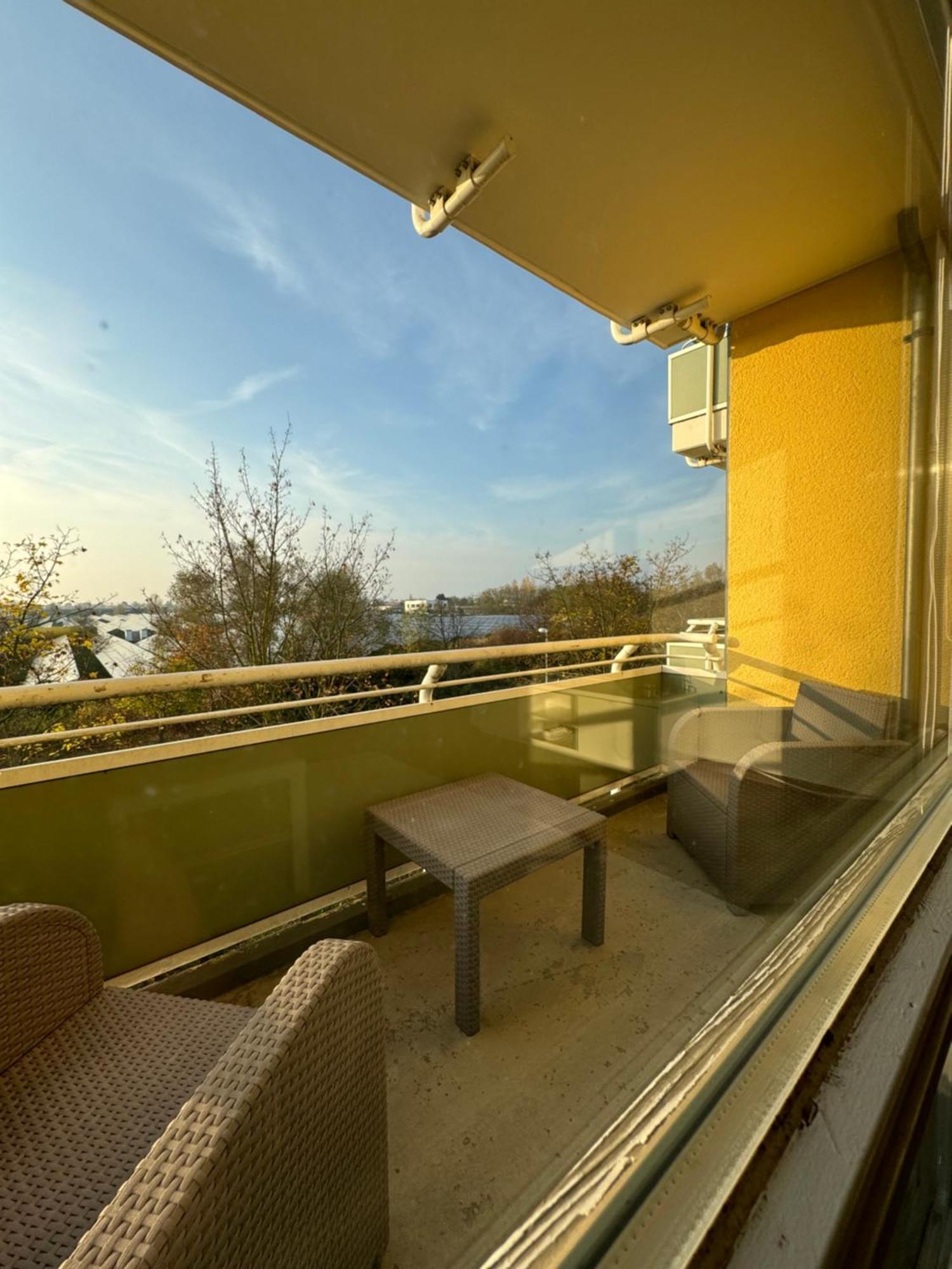 Apartment In Naehe Messe,bmw,porsche,flughafen *