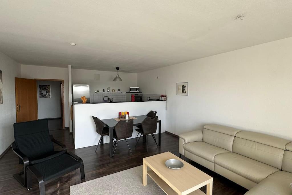 Apartment In Naehe Messe,bmw,porsche,flughafen